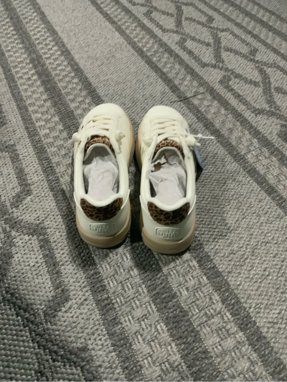 HEYDUDE Karina Duo Classic Women’s Sneakers White Leopard Size 8 NWT